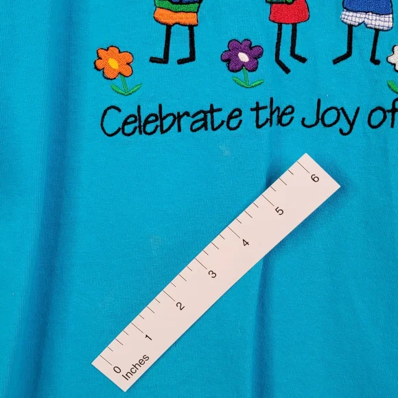 Celebrate the Joy of Reading Vintage Embroidered Children T-Shirt Youth Size M - Picture 3 of 12